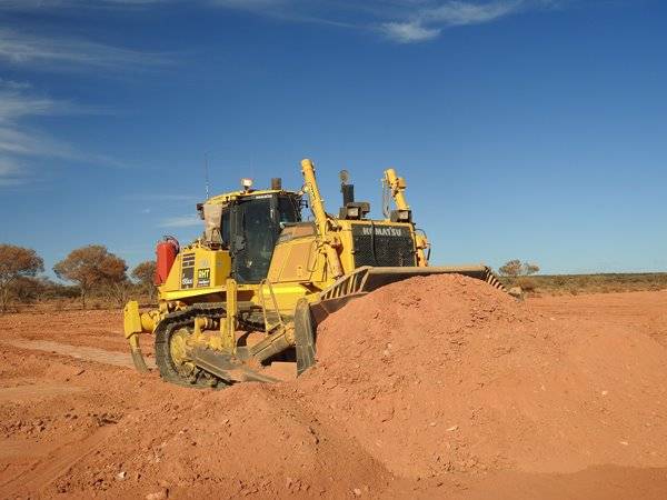 RHT-Komatsu-D155AXi-8-pushing-dirt1.jpg RHT-Komatsu-D155AXi-8-pushing-dirt1.jpg